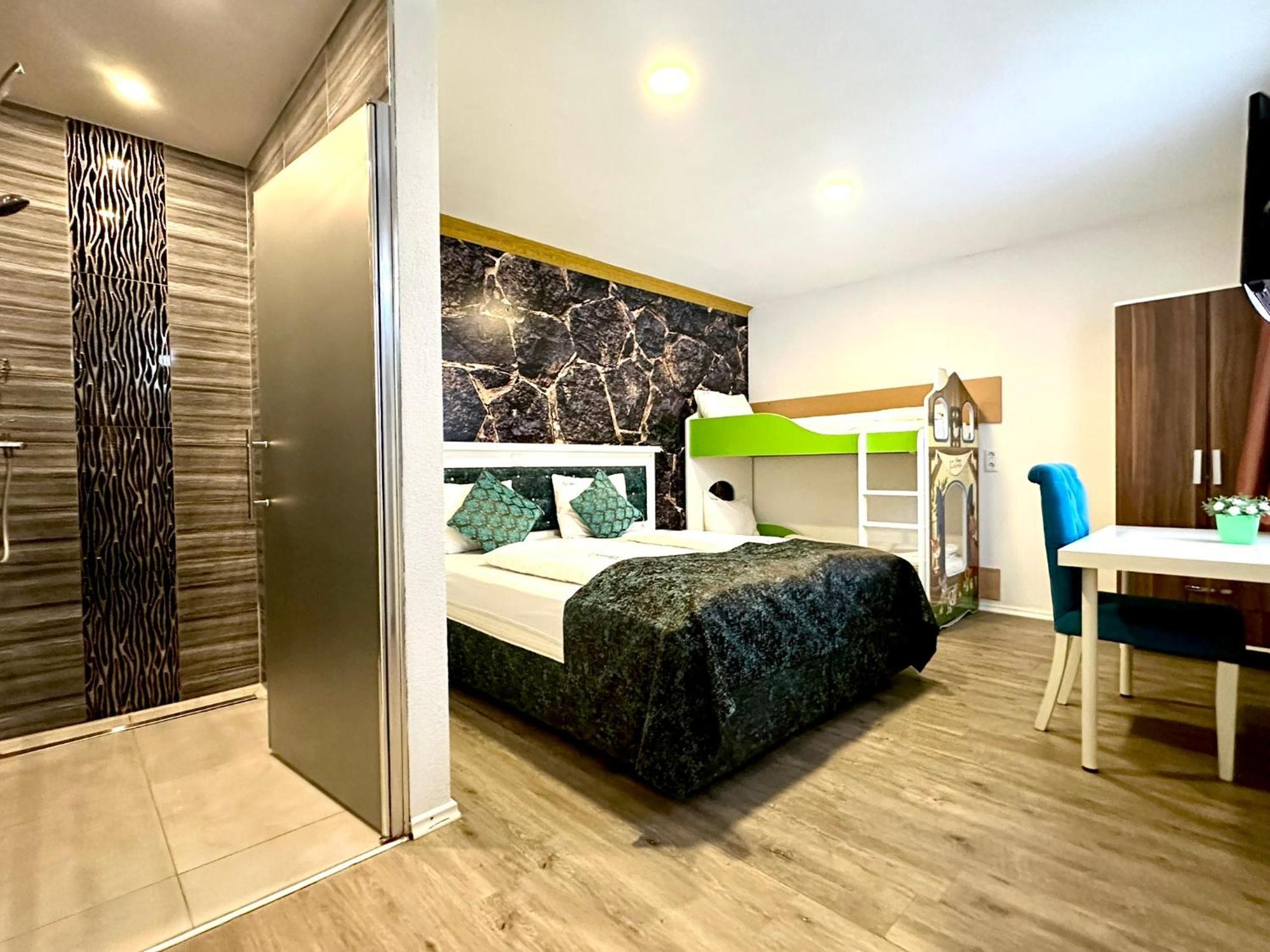 Pension Kristalpark Günzburg Екстериор снимка