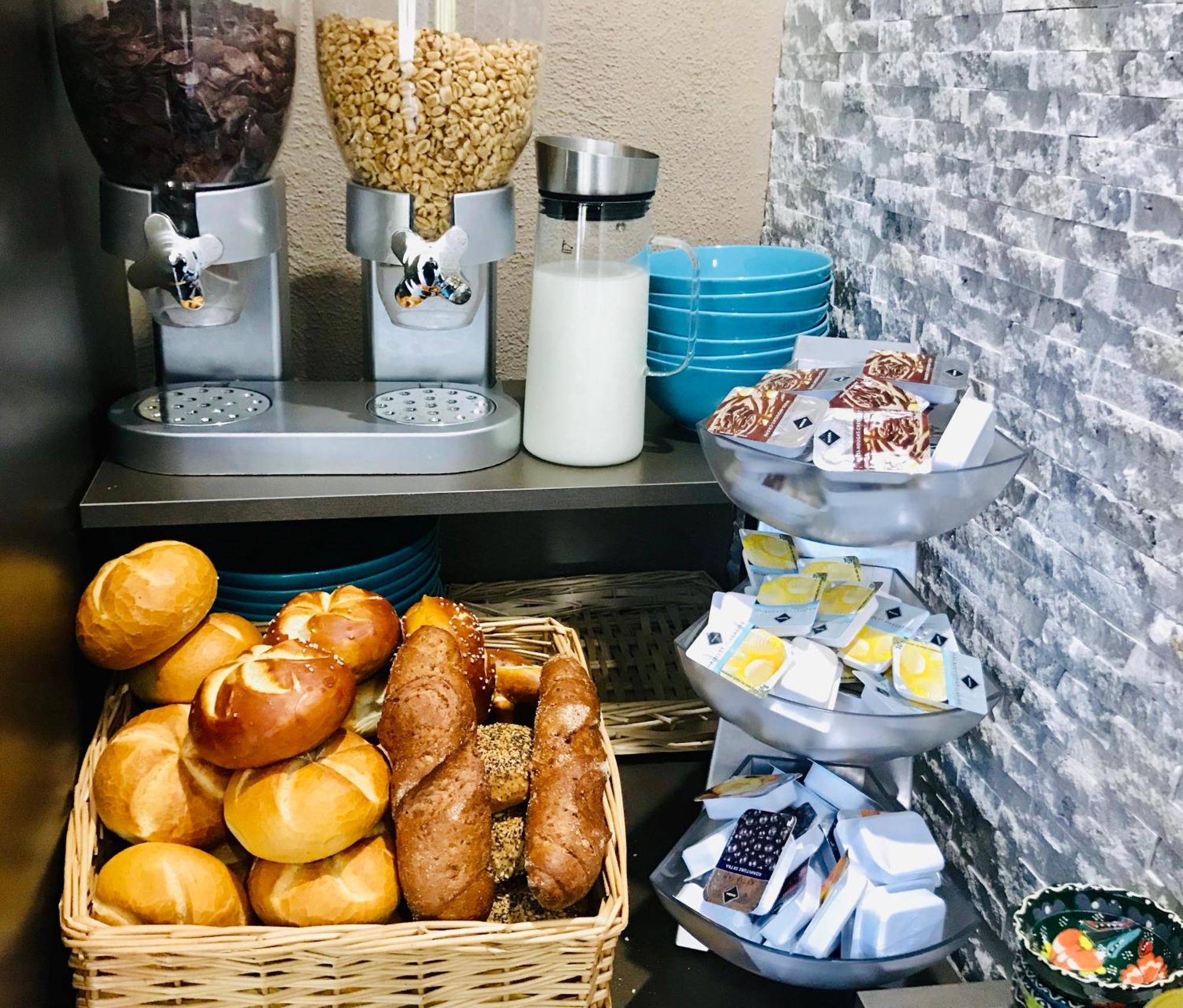 Pension Kristalpark Günzburg Екстериор снимка