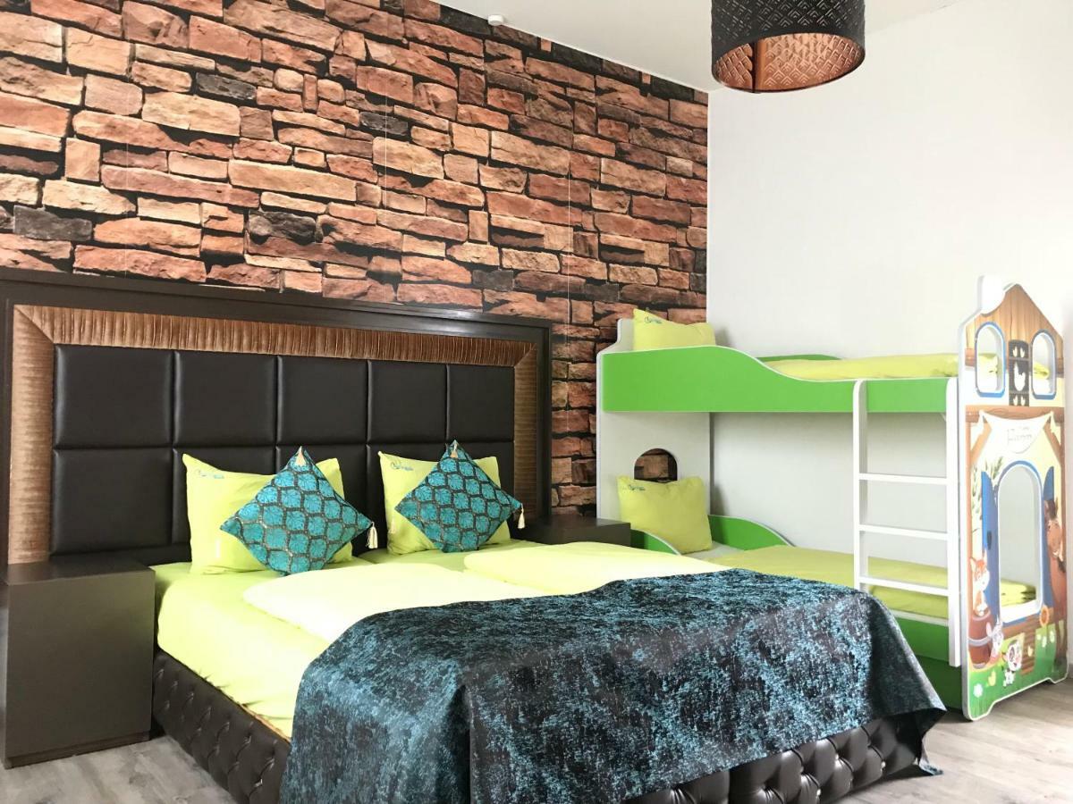 Pension Kristalpark Günzburg Екстериор снимка